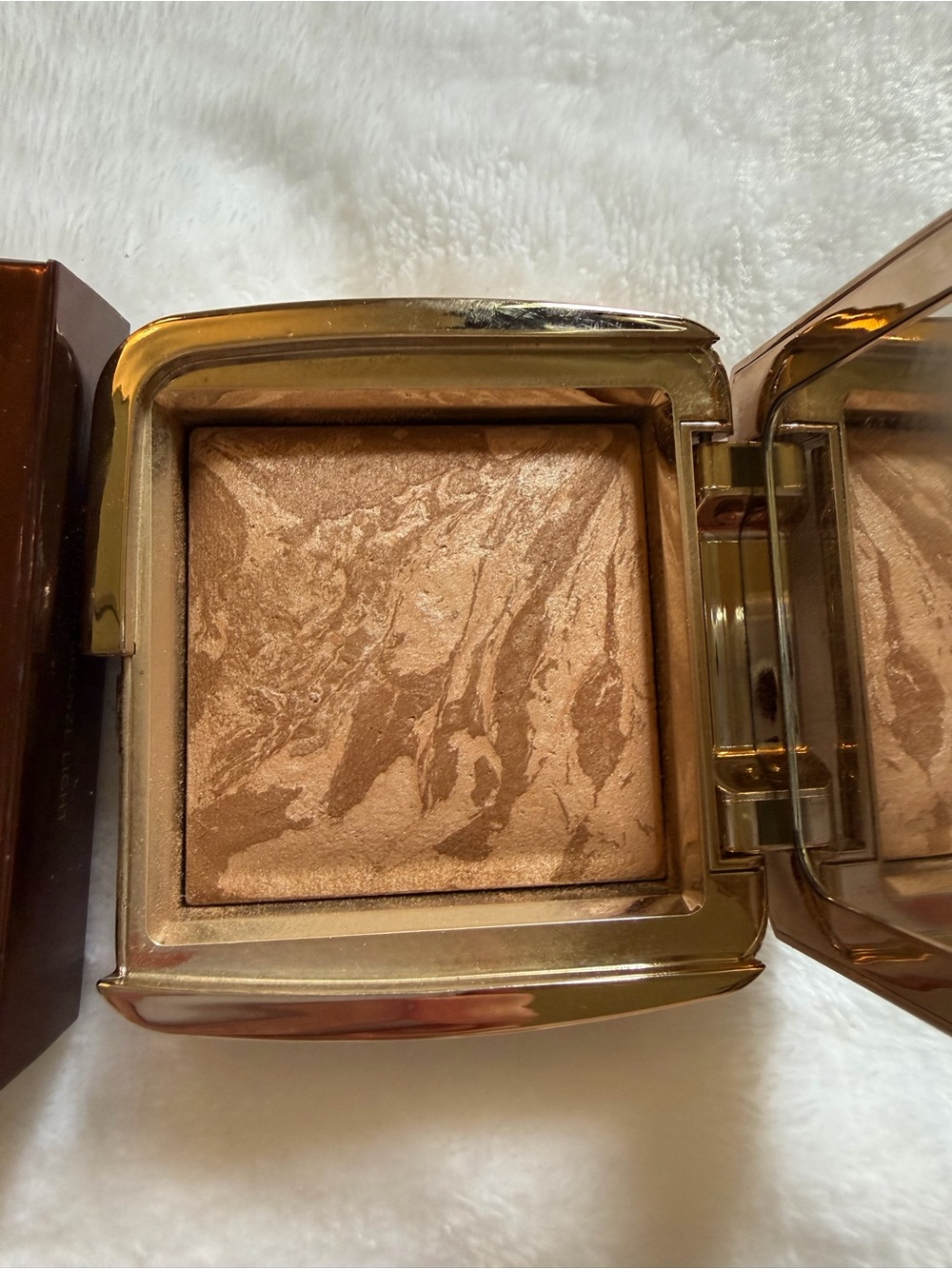 Hourglass bronzer in Luminous Bronze Light